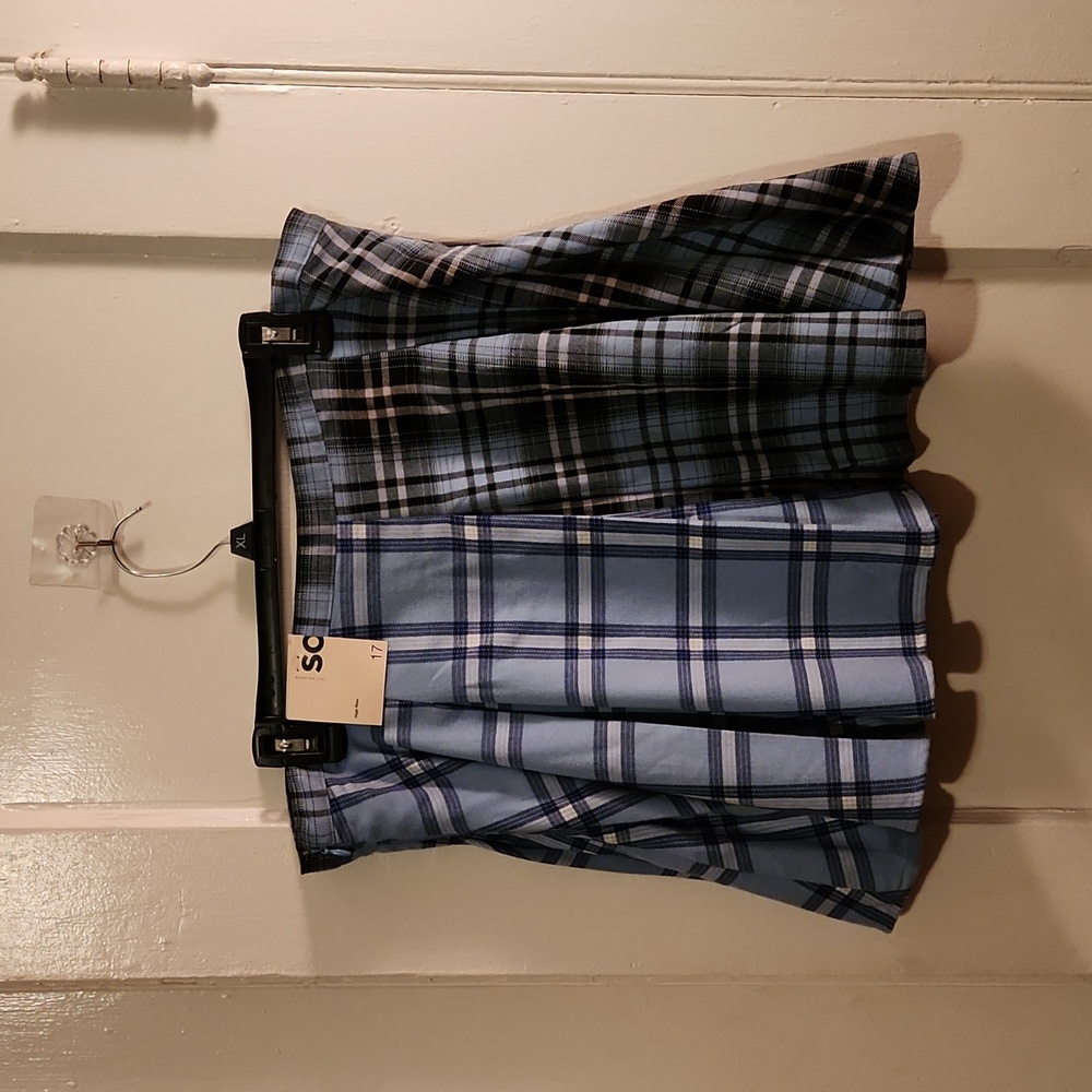 SO JUNIORS BLUE, WHITE, AND BLACK HIGH RISE SKIRT SIZE 17 NEW WITH TAG - Picture 2 of 8